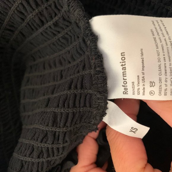 **SOLD** NWT! Reformation Elisabetta Top in Black - Picture 3 of 8